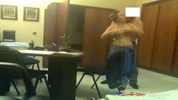 Un coup rapide au bureau avec une blonde amateur française