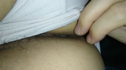 昏睡嫁のアナルに悪戯