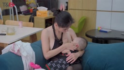 beautiful mom breast milk12