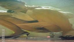 おしっこはみ出し