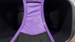 彼女のマン汁のついた使用済みパンティのドアップ