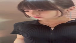 公園のトイレでオナニー