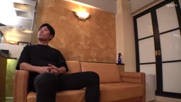 神戸からやって来た経験人数1人の美少女！彼氏と別れて傷心中のところを慰めSEX！