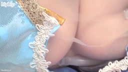 コスプレ胸チラ
