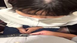 藻有 トイレで爆乳Ｊ〇と手コキパイズリ最後は手コキでおっぱいに大量発射
