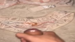 妹の部屋で下着ぶっかけ