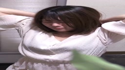 胸チラ