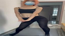 摄影师忽悠美女偷拍走光的屁股