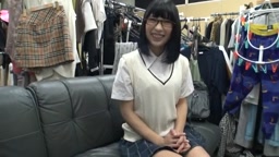 EMRD-079 ブルセラ売りに来た大人しめなオタク女子を強引にSEX撮影してみた件 まり