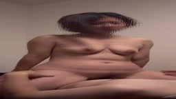 肉付きの良い腰のグラインド騎乗位