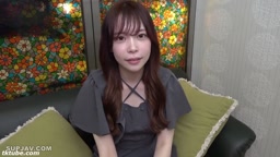 顔弄ってるっぽい