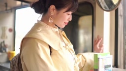 小田飛鳥做火车游玩
