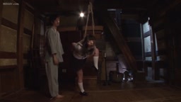 縛られたがる女子校生 上原亜衣