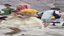 cosplay upskirt