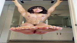 かわいい最強筋肉女子　筋トレ