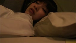寝てる子にいたずら