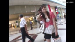 【生ドル・未修正】カラオケで美乳*に生挿入!2人がかりで上下の口をふさぎ大量発射!!未公開含むオリジナル版!!