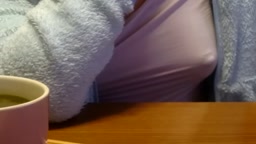 実妹 ノーブラで兄と会話1