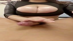 FC2 PPV 1938409 【スマホ撮影】本当に気持ち良いノーハンドパイズリ挟射