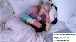 439) 洋物パイパンライブチャットオナニー