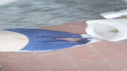男子トイレでおしっこ
