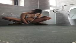 한국 여성이 자신을 노출하다