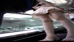 パンチラ(ノーパン)