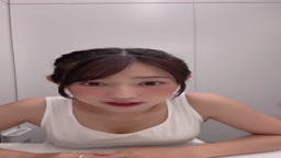 元AKB48のレポーター堀江聖夏がインスタライブでおっぱいを晒す