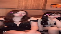 キャバ嬢　パンチラというかパンモロ