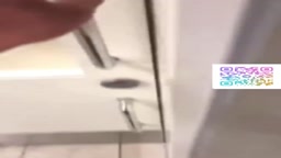 鍵が壊れたトイレ