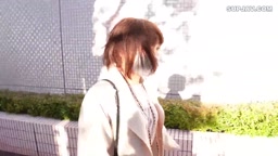 牝 -- 美容師アシスタント