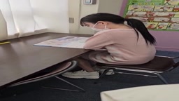 【盗撮】　図書館を利用する無防備なワンピース◯学生