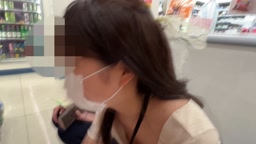 胸チラ
