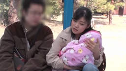 みほ（27） 人妻 マジックミラー号 真正中出し！旦那さんと赤ちゃんがすぐ側にいるのに生SEXに没頭！