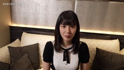 【初撮り】【半外半中】外出し装い膣内に生チンポ戻して中にも大量射精で困惑！［Di◯r美容部員］ナンパから始まった美のカリスマがAV堕ち!! ボディチェックだけで滴るトロトロ陰部は正に天然