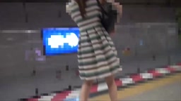 【痴かん動画】ノースリープワンピの高身長セクシーお姉さん＊パンツ切り裂いて超キツマンに強引2本挿し指マン【高画質】