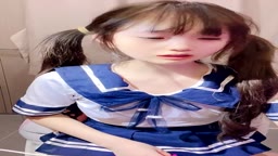 ミニボディのツインテ娘