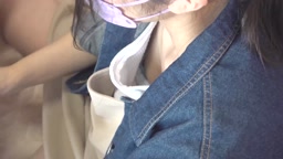 胸チラ