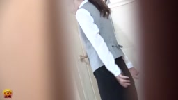 [必死のおしっこ]