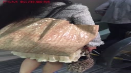 【逆さ】ノーパン熟女