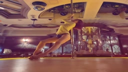 ポールダンス