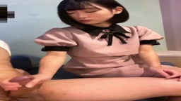 手コキからのフェラ