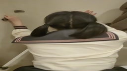 こっそりトイレで立ちバック　