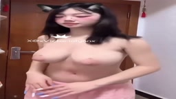 おっぱい揺らしダンス