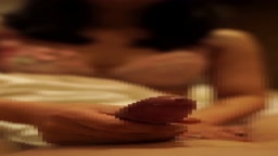 人妻の気持ちいい手コキで射精②