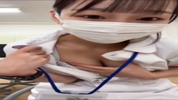 職場でエロ自撮りするFカップ娘