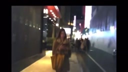 某立ちんぼスポットでチ〇コ揉まれる