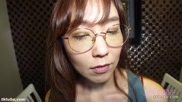 FC2-PPV-2979087　真面目な教育ママ38歳♀生肉棒で膣奥ド突かれて理性ぶッ飛び…「エッチなママでごめんね……でも感じちゃうッ…！」