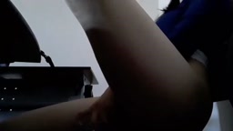 クラスルームでディルド変態露出オナニー①