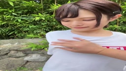 童顔人妻の母乳搾りとフェラ